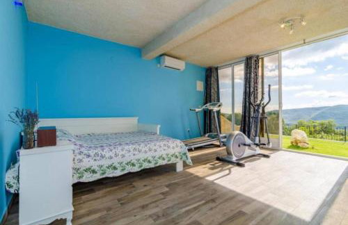 Breathtaking Scenic Villa with Pool - Photo 30