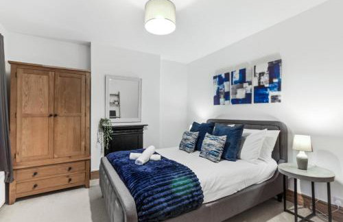 Home Away I 3BR Comfort Suite I Private Courtyard I Super Fast Wi-Fi I Free Parking - Foto 4