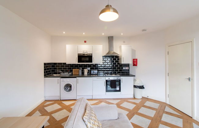 Stunning 1-bed Apartment in Gateshead - Photo 18