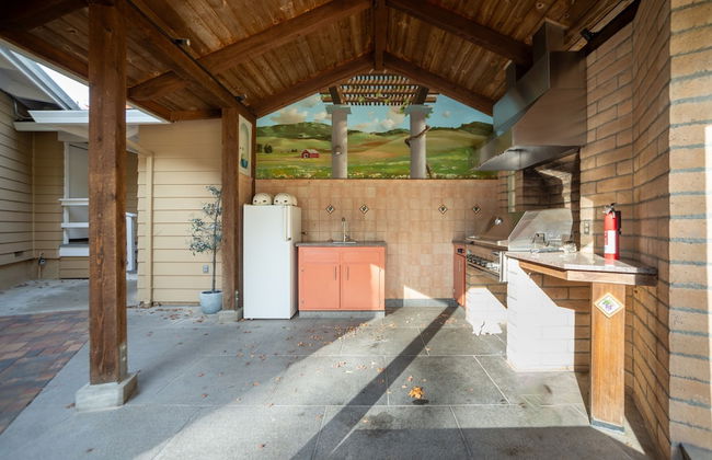 Wildflower by Avantstay Gorgeous Wine Country Home w Pool Bocce Ball Court Huge Yard - Foto 29