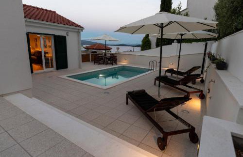 Villa Solenta s grijanim bazenom - Foto 1