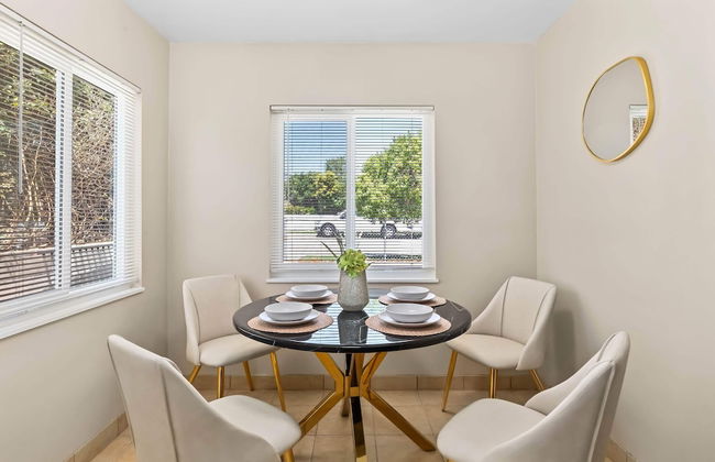 Modern Retreat With Spacious Yard & Cozy Interiors - Photo 27