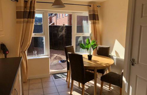 Stylish 3-Bedroom Home with Parking - Foto 5