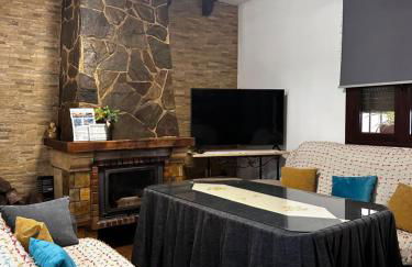 Chalet vacacional con piscina privada - Foto 11