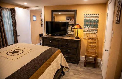 StockYards! Less than 4 minutes-Sleeps 8-Lee House - Foto 70