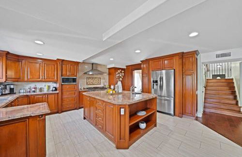 Gorgeous Villa with Private Heated Pool - Foto 37