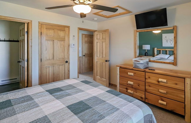 Bluejay Getaway by Avantstay Walk to Lake 7bdr, Hot Tub, Pool Table - Foto 35