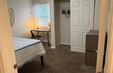 New Seasonal Comfort near USC and Riverwalk Trails - Foto 33