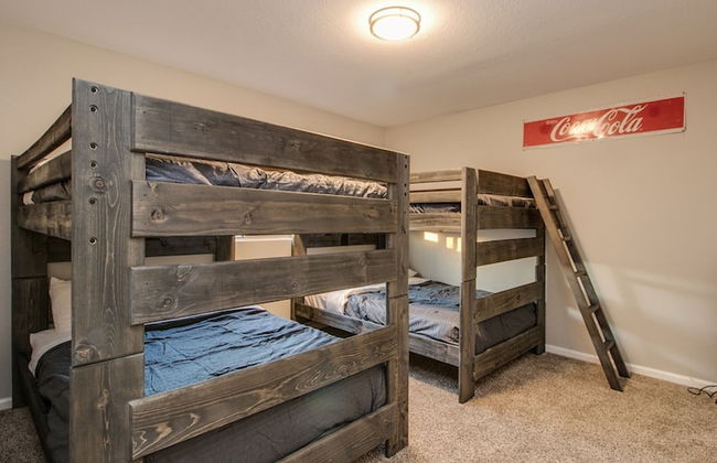 Massive 5 Bdrm Getaway W/pool, Hot Tub, Game Room! - Photo 12