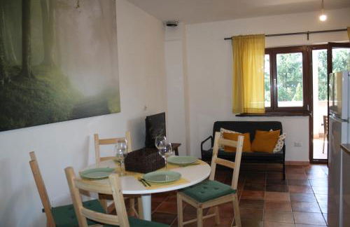 Tra il bosco e il lago - Foto 45