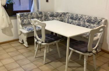 Geräumiges Apartment 90 m Zwei Schlafzimmer große Küche mit Essbereich Badewanne Waschmaschine Spülmaschine gesamte Unterkunft gehört Ihnen - Photo 7