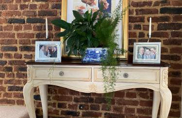 Upper House Stunning Country Home - Photo 20