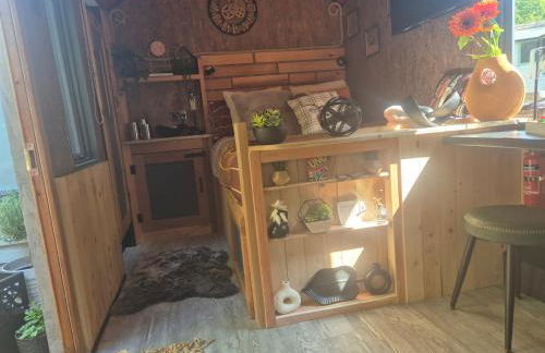 Brewers Bolt Cozy Unique Shepherds Hut - Hot Tub! - Photo 14