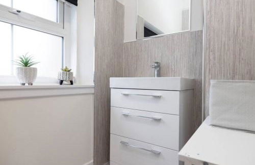 Two Bedroom Country Cottage With Parking - Foto 7