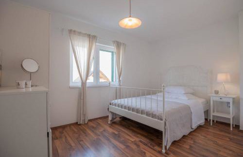 MY DALMATIA - Luxury villa Prolozac with private heated pool - Foto 30