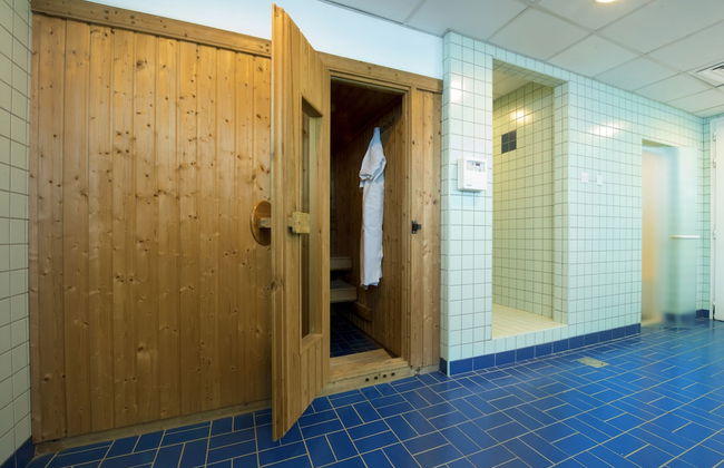 Emirates Grand Hotel - Photo 78