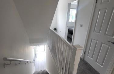Bright & Spacious 3-Bed Rotherham Home Ideal for Families or Contractors - Foto 5