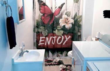 Cosy single-level home with laundry and parking - Foto 5