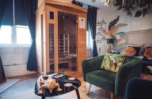 Spa-Sauna-Ciel de pluie tropicale-Champagne Nuit Romantique - Escapade Mâconnaise - Foto 16