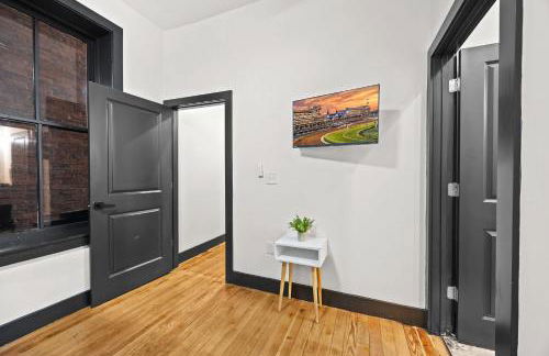 Unique Black Home in the Heart of Shelby Park - Foto 43