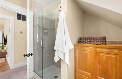 Cozy Victorian Cottage in the Heart of Old Town! - Foto 36