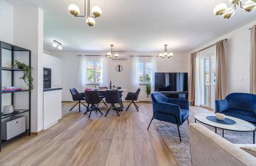 Villa Janie with a pool for up to 16 people - Photo 22