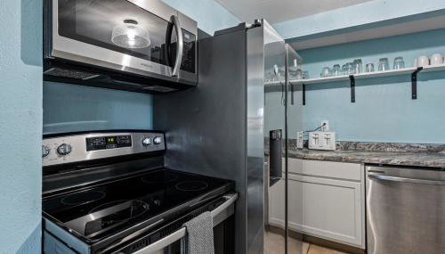 M Avenue Trio Whole Historic Triplex Sleeps 19 Walk to Galveston Beach - Photo 4