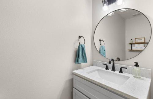 Spacious 4 bed near park/trails - Foto 27