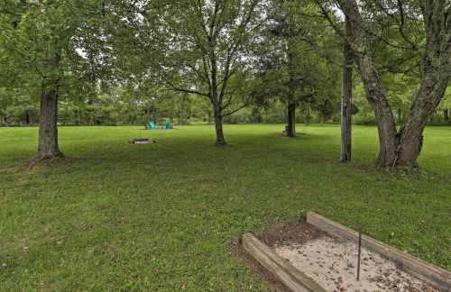 Hendersonville Home with Fire Pit 5 Mi to Downtown! - Foto 25