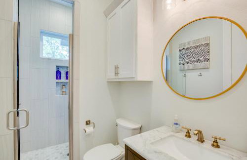 Relax Fireside! Waterfront Malakoff Home with Pool - Foto 28