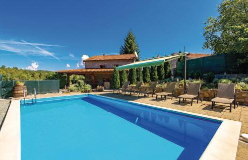 Stunning Home In Jurdani With Wifi - Photo 9