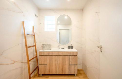 Vila Amorim - Stylish 4BR Home with Jacuzzi - Foto 33