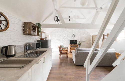 Snug Cotswolds Farm Cottage - The Henloft - Foto 35