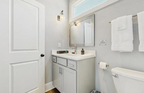 Walkable Gem! Dtwn Chattanooga Base with Balcony - Foto 19