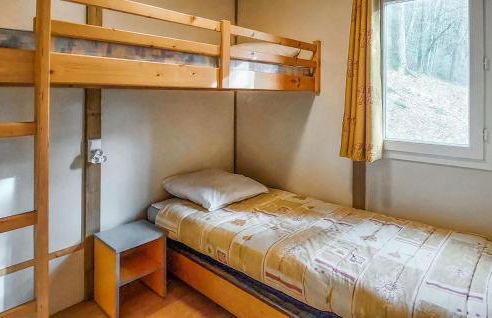 2 Bedroom Lovely Home In Altillac - Foto 15