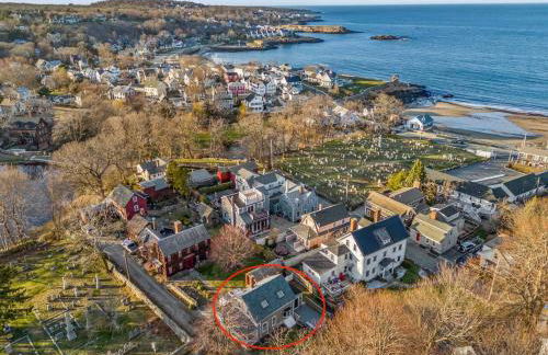 2BR Home|Downtown Rockport w/parking|Walk 2 Ocean - Foto 4