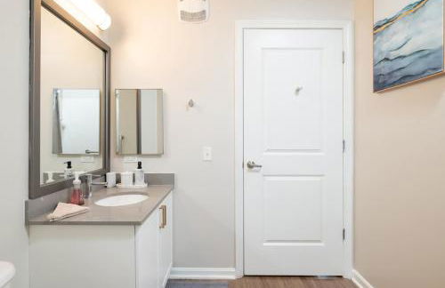 Central 1-BR Condo Assembly Row Gym & Pool Sleep 5 - Photo 44