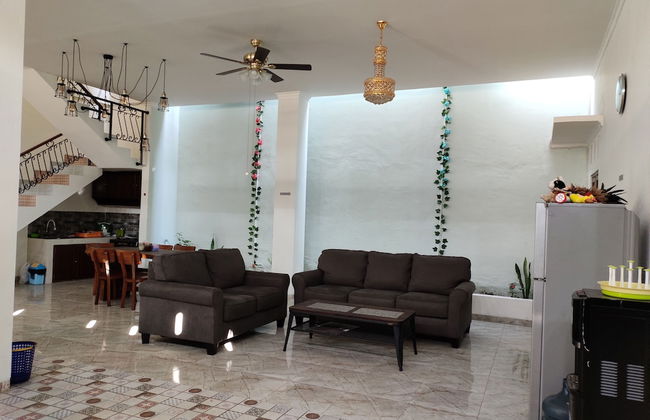 ZG Homestay Solo - Foto 7