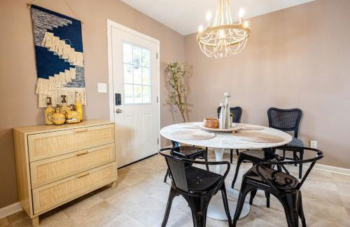 LUX - Downtown Oasis - Pool Table! Free Parking! - Foto 19