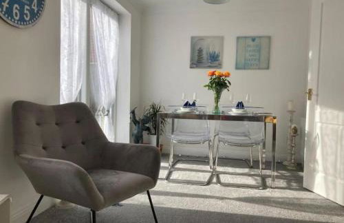 The Sashes - Cozy Apartment - FREE Parking - Ultrafast WIFI - Smart TV - Netflix - sleeps up to 6! Close to Poole Town Center & Sandbanks & Bournemouth - Foto 6