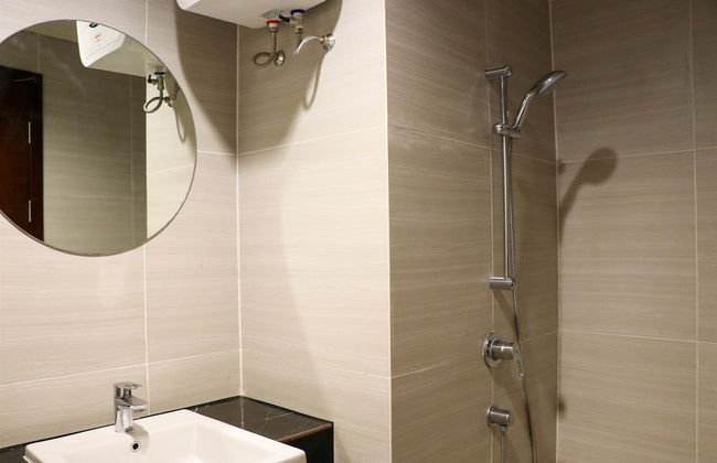 Beautiful Pool View Homey Spacious Studio At West Vista Apartment - Foto 19