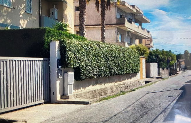 Quaint Little apt for 4 With Pool - Foto 23