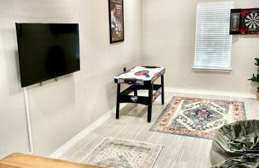 The Corniest Property in Texas ♥ 4 BR ♥ 1/4 Acre ♥ - Foto 45