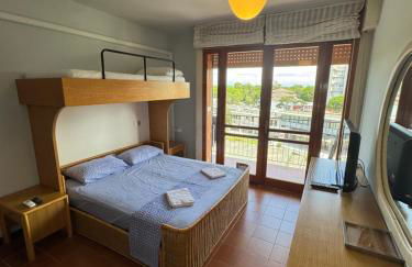 Ampio appartamento in centro con vista - terrazze, parcheggio gratuito e Wi-Fi - Foto 2