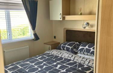 21 Riverview, Allhallows - Photo 1