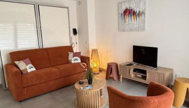 Studio cosy et lumineux - séjour idéal -parking - Foto 2