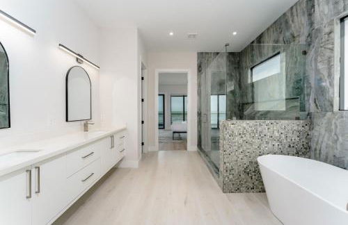 Waterfront Home with Pool Spacious Bay , Sleeps 16 - Foto 62