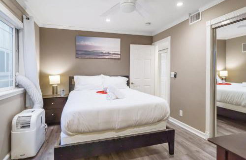 AWESOME 3BR 1 Block To Ocean Fast WIFI C1 - Photo 22