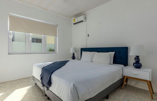 3BR Home w Pool in Downtown 5min Walk 2 Beach - Foto 12