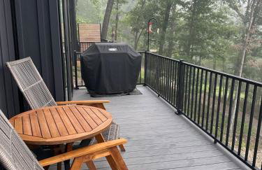 Firefly2 - luxury lakeside treehouse with hot tub - Foto 26
